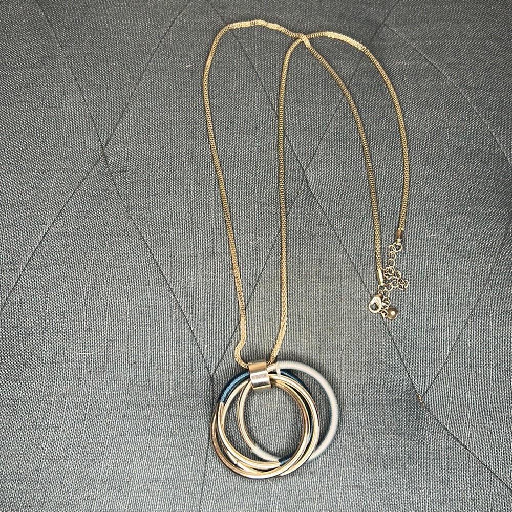 Dress Barn Silver Tone 4 Ring Pendant Necklace
